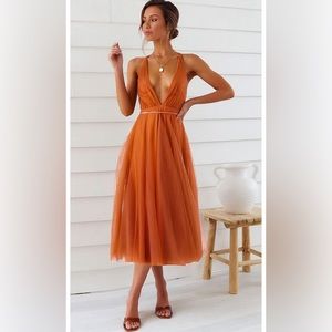 Brunt orange tie dress